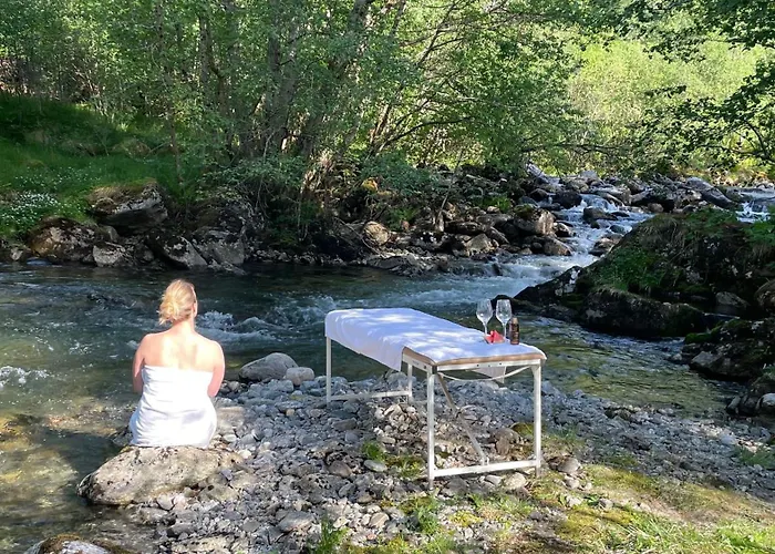 Bed & Breakfast Monshaugen - Privat Retreat Sykkylven
